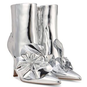 🌸SAM EDELMAN🌸 Esmae Silver Booties Size: 7M